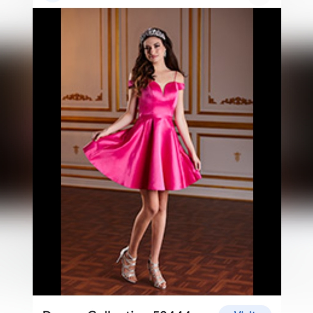 Short dress for Damas, homecoming, or special occasion.